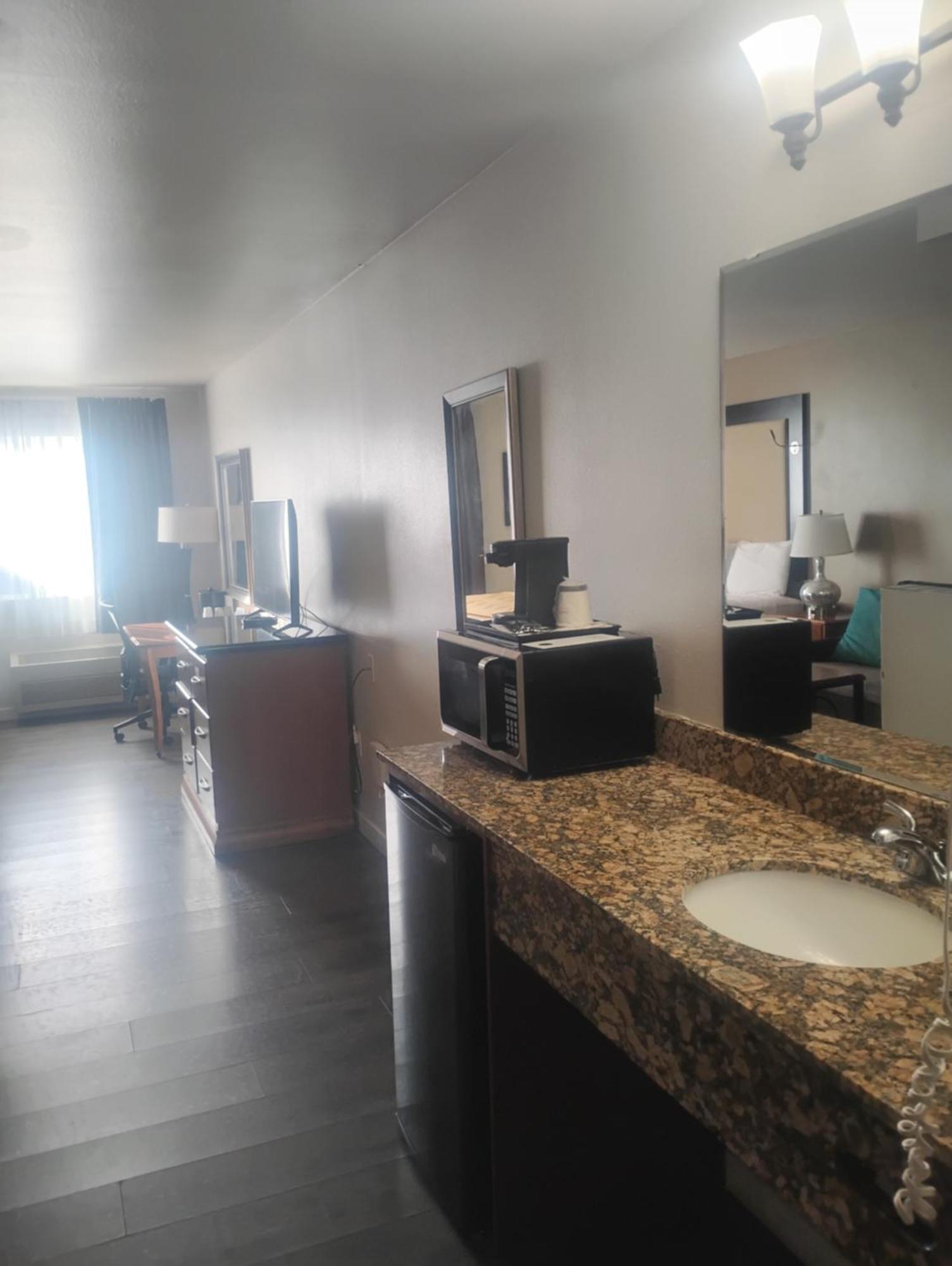 Toppenish Inn And Suites Εξωτερικό φωτογραφία