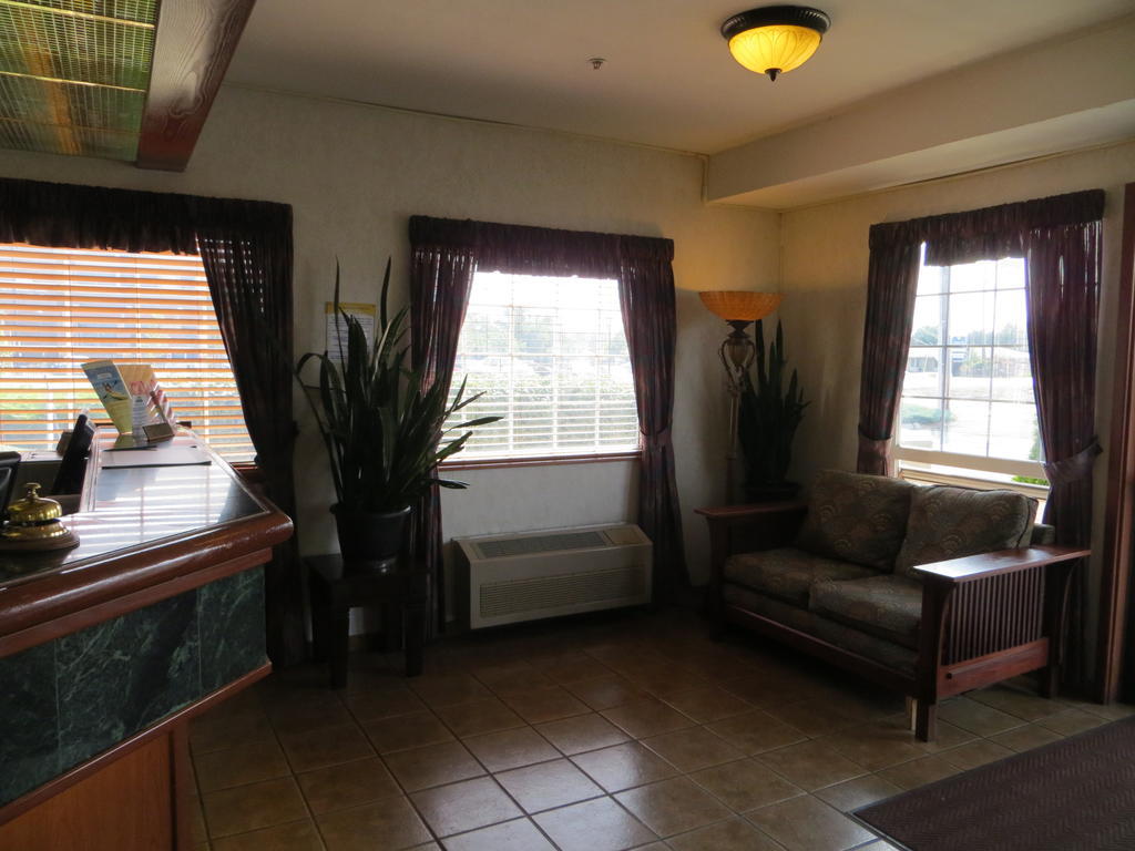 Toppenish Inn And Suites Εξωτερικό φωτογραφία