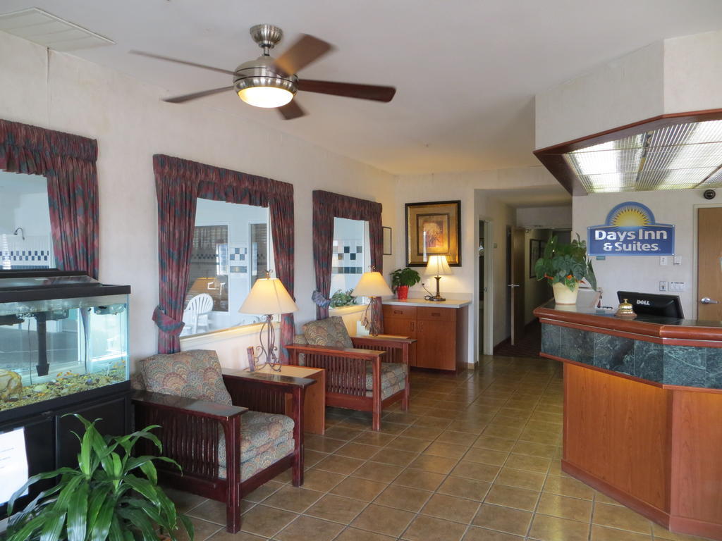 Toppenish Inn And Suites Εξωτερικό φωτογραφία